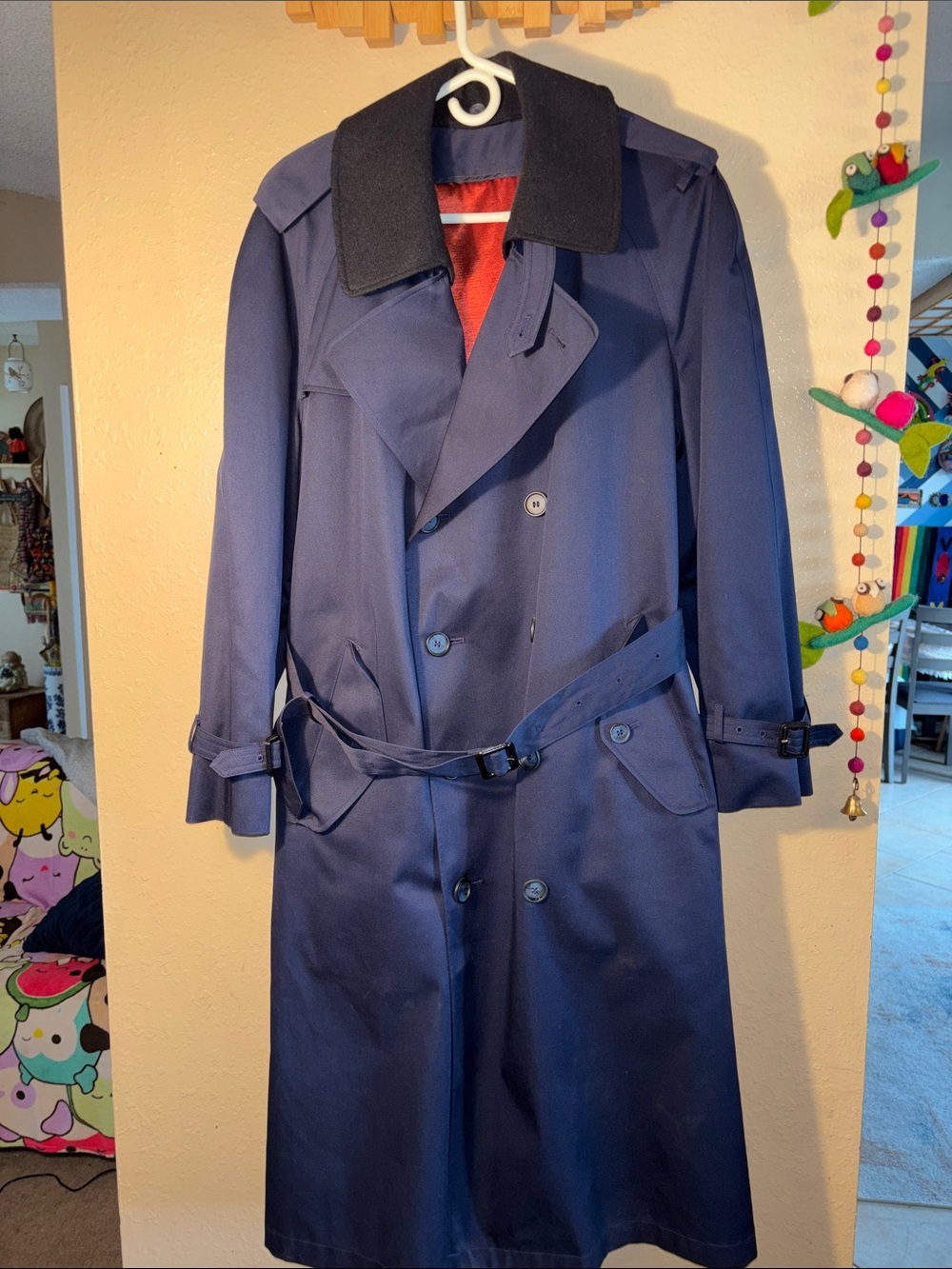 EUC VINTAGE STAFFORD men's double-breasted navy military-style trench coat featu